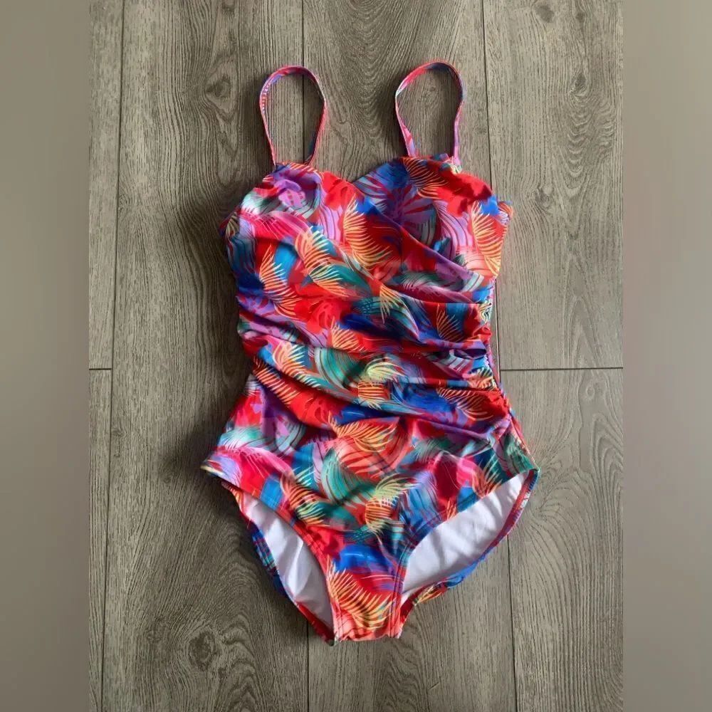 Jantzen woman’s one piece floral swim suit very beautiful